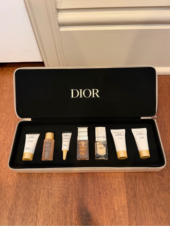 Dior Other - Dior Prestige skincare discovery set